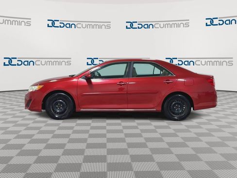 Used 2014 Toyota Camry LE FWD image 5