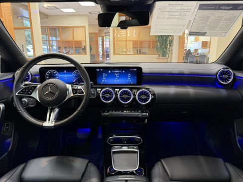 Used 2025 Mercedes-Benz CLA 250 image 8