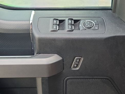 Used 2018 Ford F150 XLT w/ Equipment Group 302A Luxury image 7