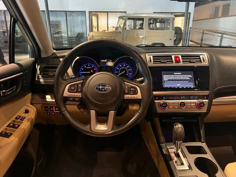 Used 2017 Subaru Outback 2.5i Limited AWD/4WD image 17