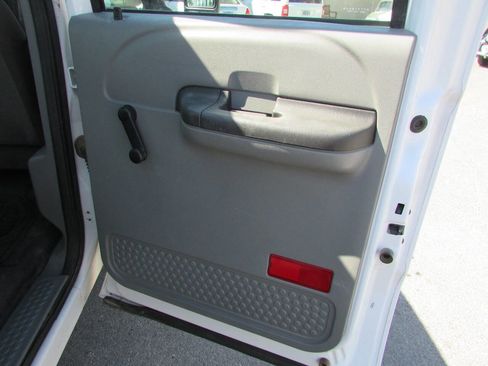 Used 2006 Ford F250 Lariat image 18