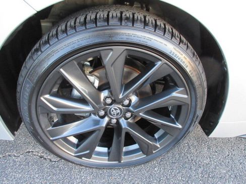 Used 2025 Toyota Corolla SE image 9