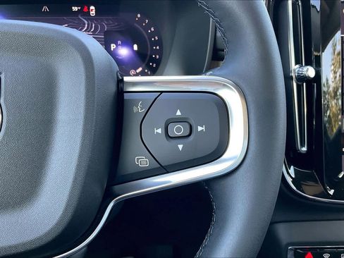 New 2026 Volvo XC40 B5 Core w/ Climate Package image 18