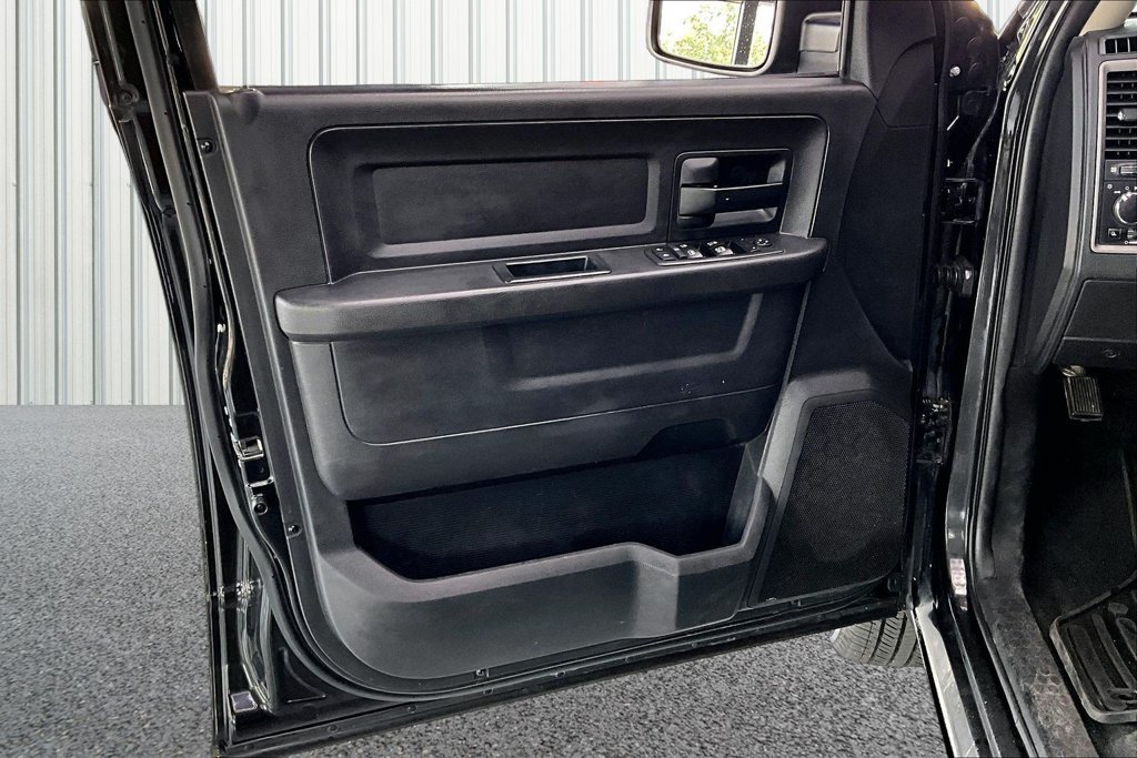 Used 2017 RAM 1500 ST w/ SXT Appearance Group AWD/4WD image 18