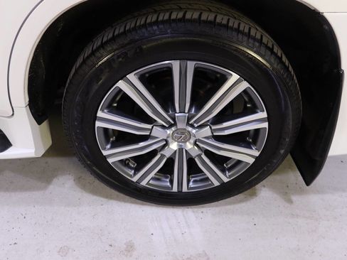 Used 2017 Lexus LX 570 4WD image 43