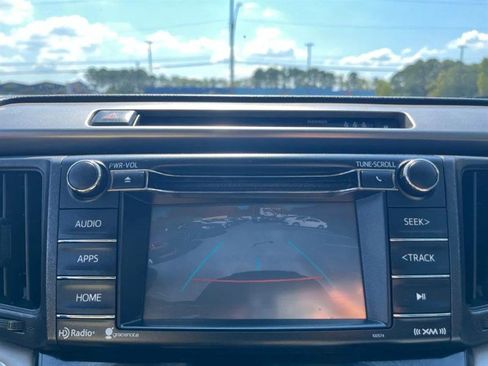 Used 2018 Toyota RAV4 XLE image 9