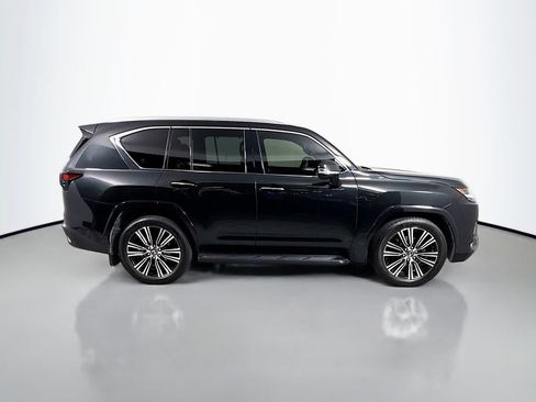 Certified 2024 Lexus LX 600 4WD w/ Luxury Package image 4