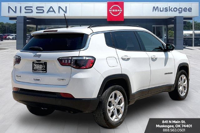 Used 2024 Jeep Compass Latitude AWD/4WD image 5