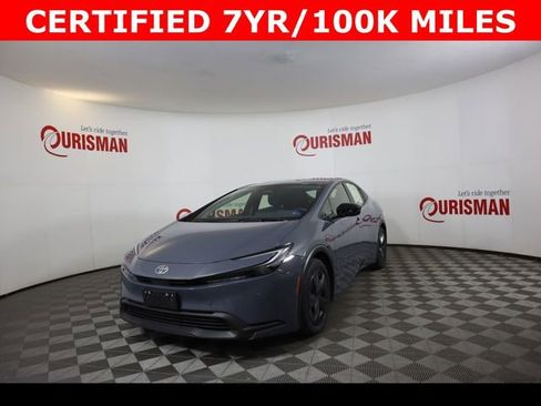Used 2024 Toyota Prius LE image 3