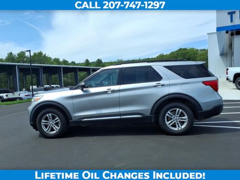 Used 2020 Ford Explorer XLT w/ Equipment Group 202A AWD/4WD image 8