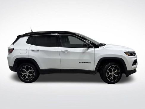 Used 2024 Jeep Compass Limited image 2