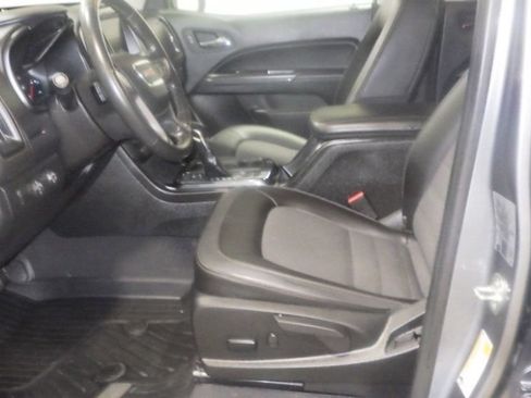Used 2022 GMC Canyon AT4 AWD/4WD image 8