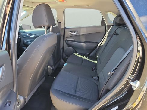 Certified 2022 Hyundai Kona SEL w/ Convenience Package image 9