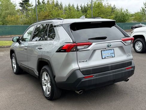 Used 2020 Toyota RAV4 XLE AWD/4WD image 5