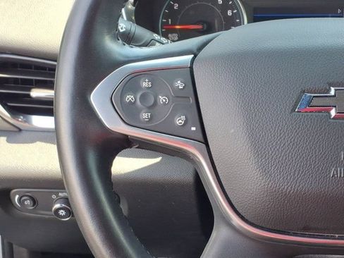 Used 2022 Chevrolet Traverse LT w/ Midnight/Sport Edition FWD image 18