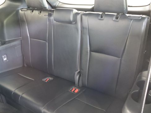 Used 2023 Toyota Highlander XSE AWD/4WD image 11