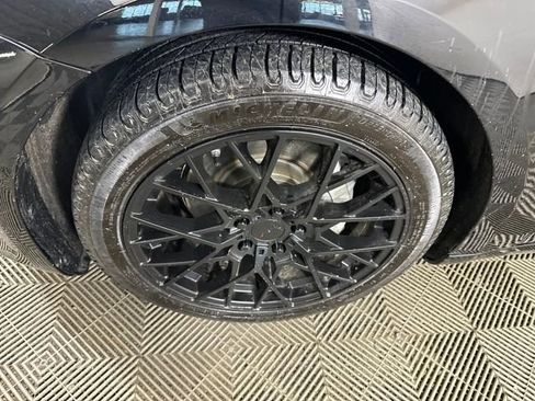 Used 2018 Tesla Model 3 Long Range image 10