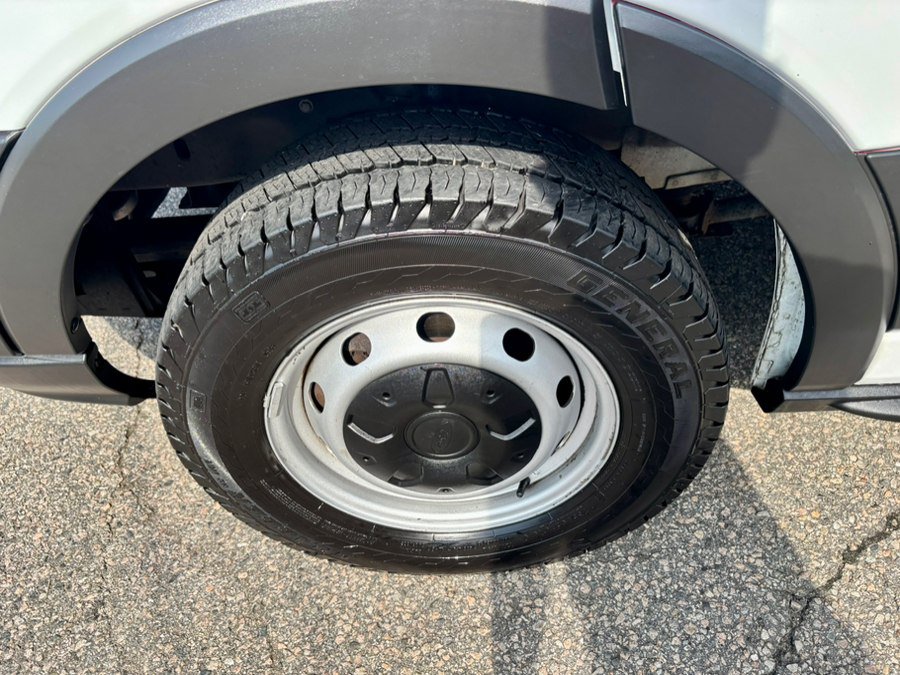 Used 2019 Ford Transit 250 148 Medium Roof RWD image 28