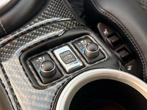 Used 2014 Nissan 370Z Touring RWD image 22