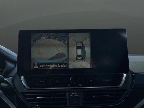 Used 2024 Nissan Altima 2.0 SR image 11