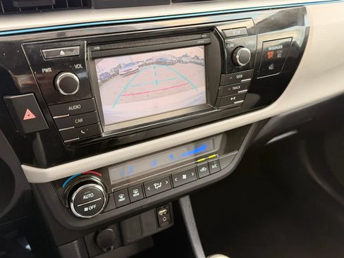 Used 2014 Toyota Corolla LE FWD image 11