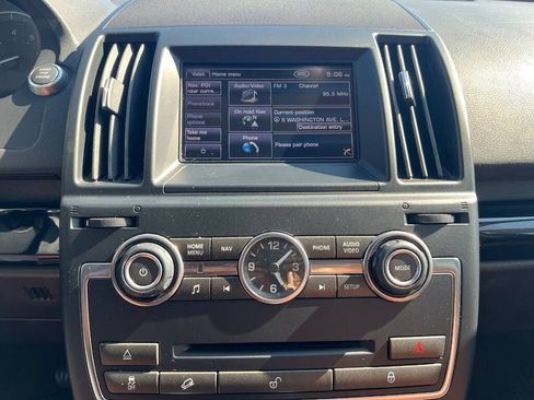 Used 2013 Land Rover LR2 HSE LUX image 20