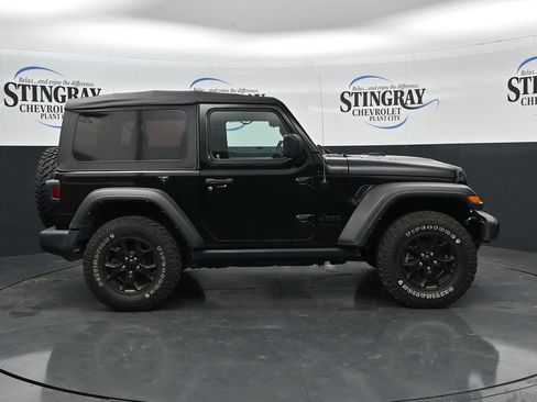 Used 2022 Jeep Wrangler Sport AWD/4WD image 8