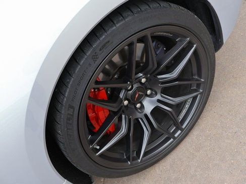 Used 2024 Chevrolet Corvette Z06 RWD image 25