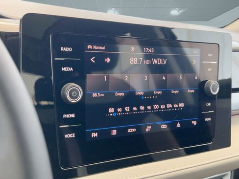 New 2026 Volkswagen Taos SEL image 24