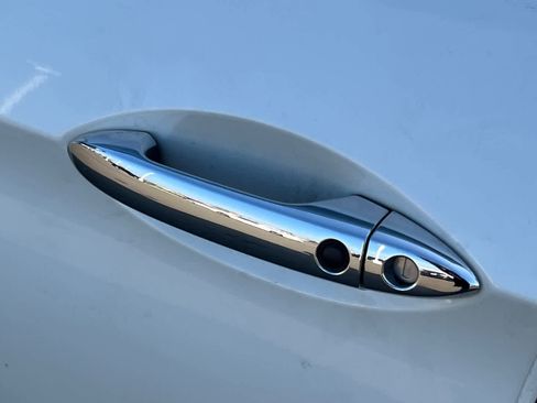 Used 2018 Honda Pilot Elite image 19