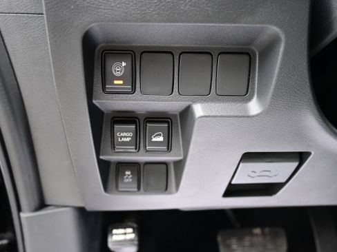 Used 2025 Nissan Frontier SV image 23