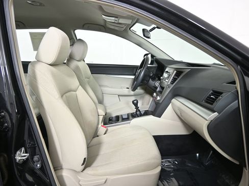 Used 2010 Subaru Outback 2.5i image 13
