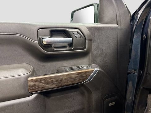 Used 2019 Chevrolet Silverado 1500 LT Trail Boss AWD/4WD image 16