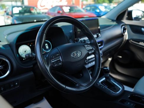 Used 2023 Hyundai Kona Limited FWD image 5