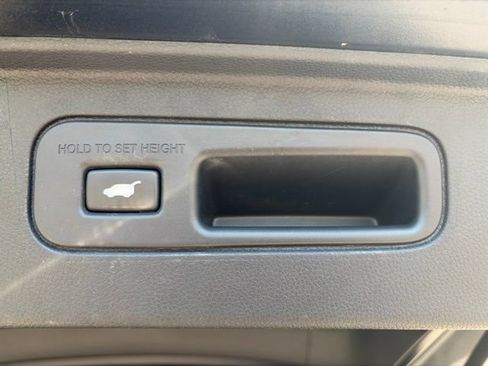 Used 2024 Honda Pilot Touring image 16
