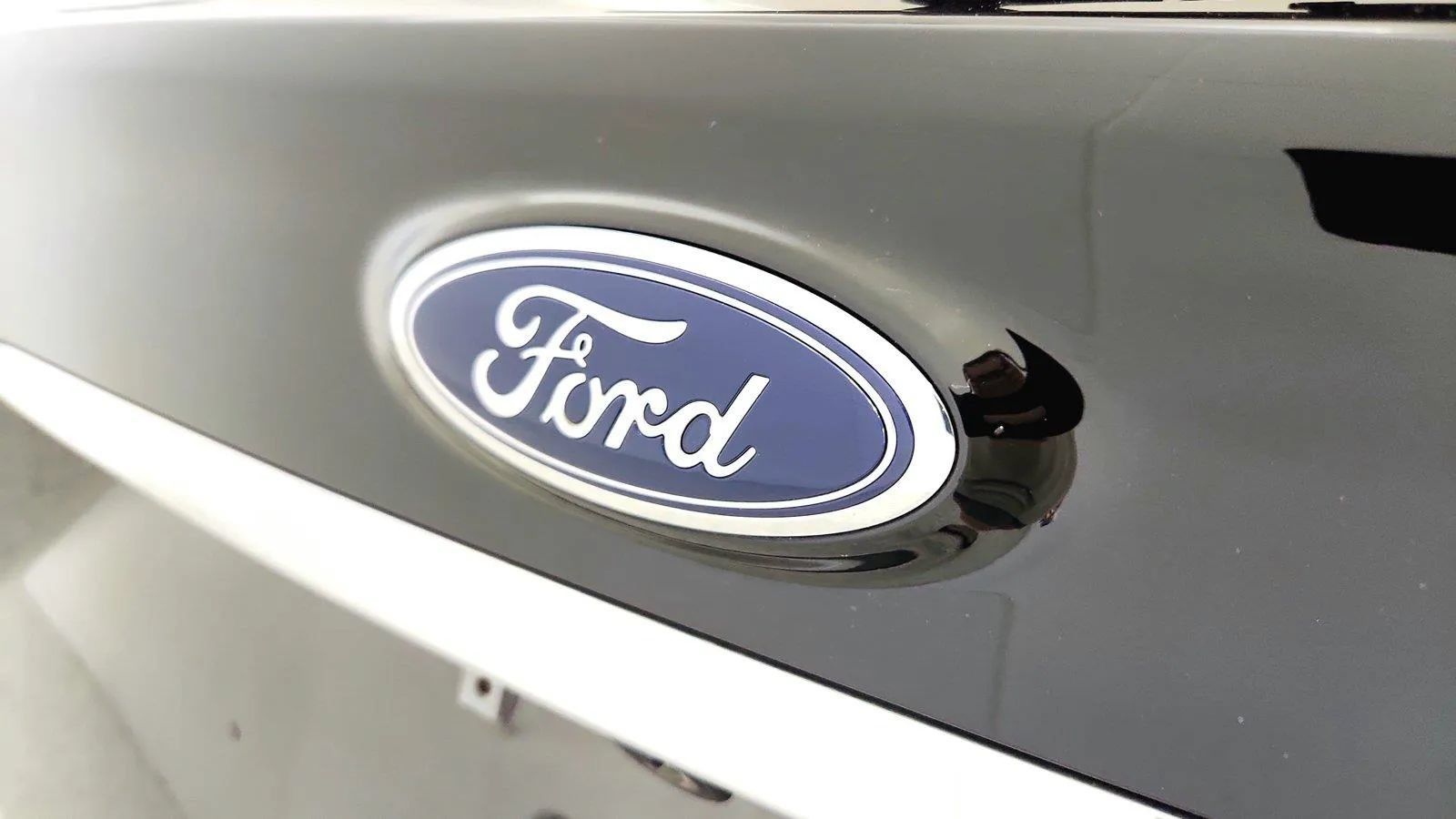 Used 2019 Ford Edge SEL w/ Equipment Group 201A AWD/4WD image 32
