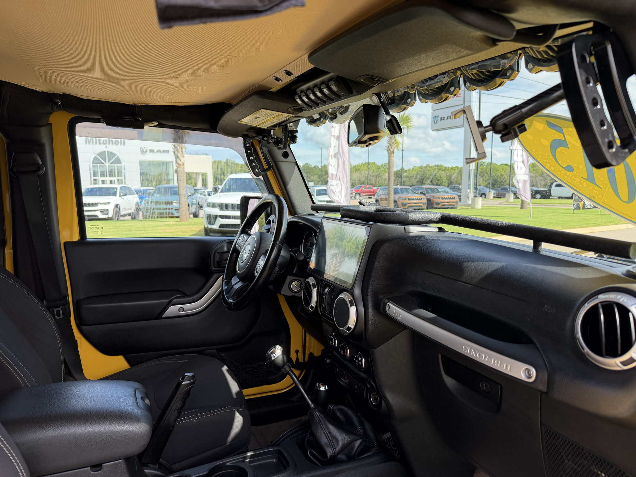 Used 2015 Jeep Wrangler Unlimited Rubicon w/ Dual Top Group AWD/4WD image 19