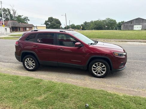 Used 2020 Jeep Cherokee Latitude FWD image 8
