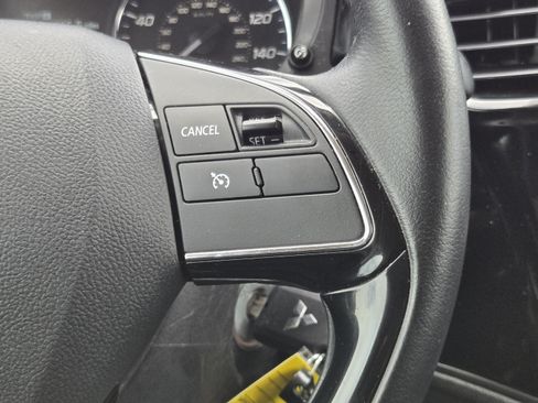 Used 2017 Mitsubishi Outlander ES FWD image 26