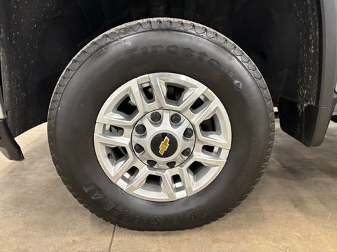 Used 2025 Chevrolet Silverado 2500 LT w/ Convenience Package AWD/4WD image 9
