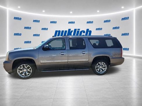Used 2011 GMC Yukon XL Denali AWD/4WD image 2