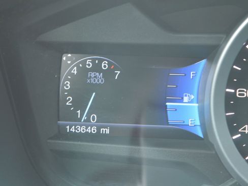Used 2014 Ford Explorer XLT w/ Equipment Group 202A FWD image 41