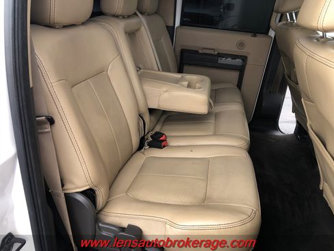 Used 2011 Ford F250 Lariat w/ Lariat Interior Pkg image 17