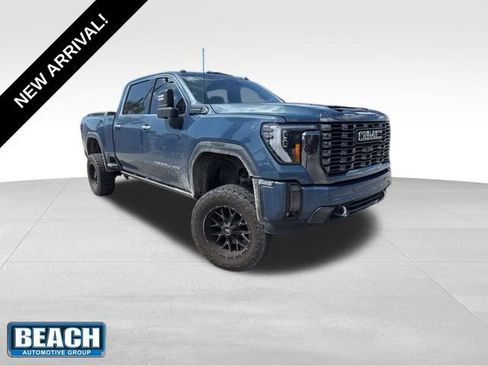 Used 2024 GMC Sierra 3500 Denali Ultimate AWD/4WD image 1