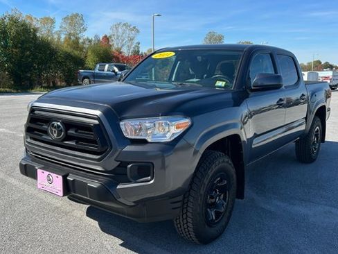 Used 2021 Toyota Tacoma SR image 8
