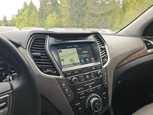 Used 2017 Hyundai Santa Fe Limited AWD/4WD image 28