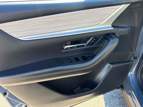 Used 2025 MAZDA CX-70 Plug-In Hybrid w/ Premium Pkg image 24