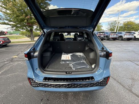 New 2025 Volkswagen Tiguan SE R-Line image 25