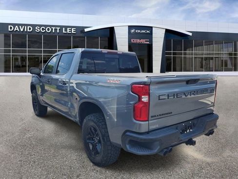 Used 2021 Chevrolet Silverado 1500 LT Trail Boss w/ Convenience Package II AWD/4WD image 3