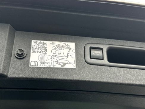 Used 2023 Toyota Highlander Limited image 7